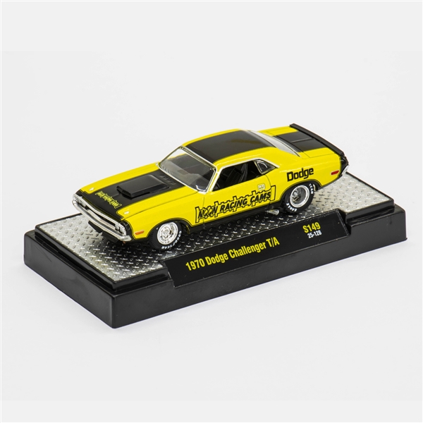 M2 Machines x MOONEYES 1970 Dodge Challenger T/A